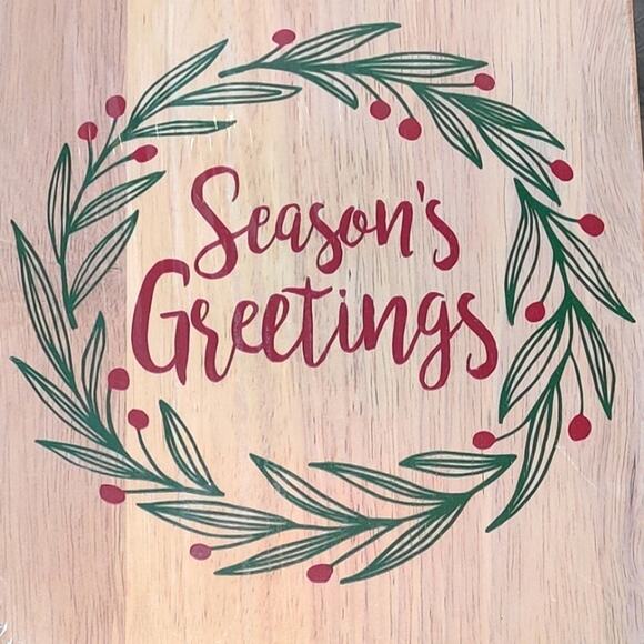 Christmas Wooden Cutting Board Holly Berries Wreath Seasons Greetings - Picture 3 of 9